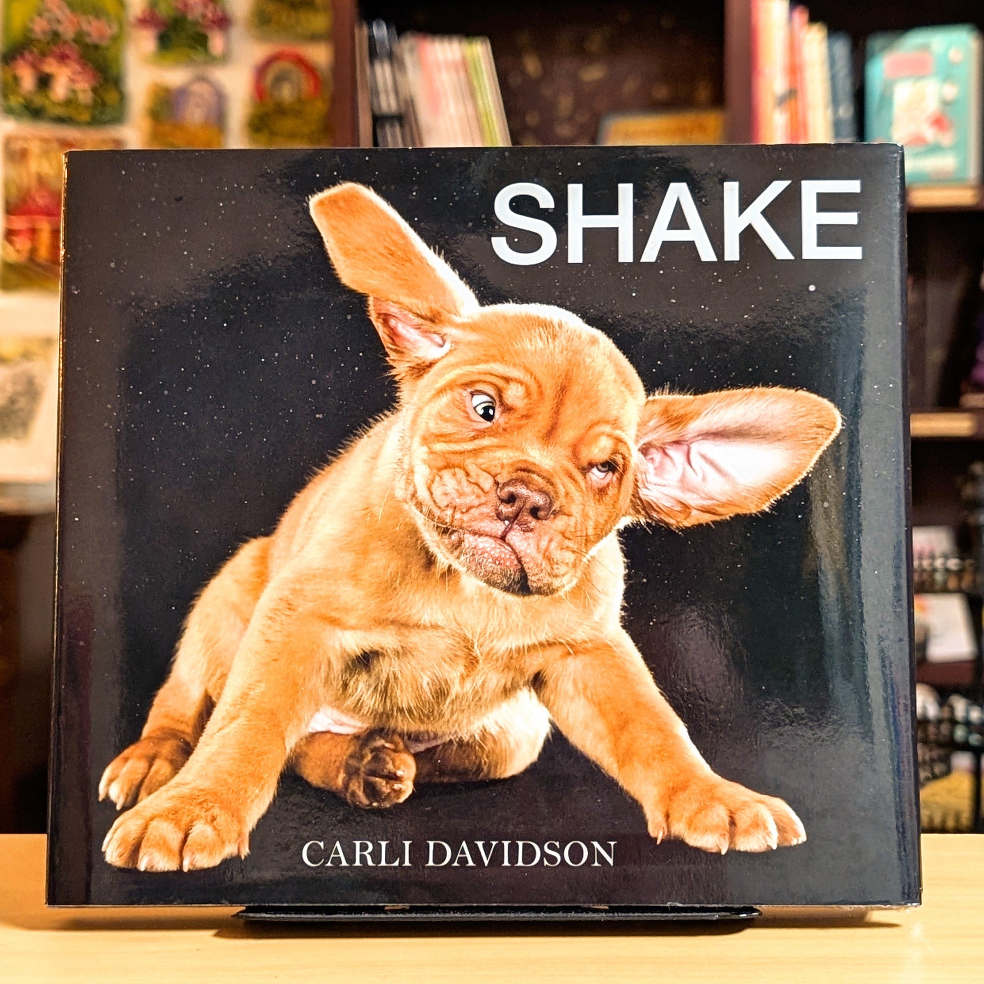 Shake: A Beguiling and Heartwarming Collection of Candid Dog Photography―Startling Mid-Shake Moments