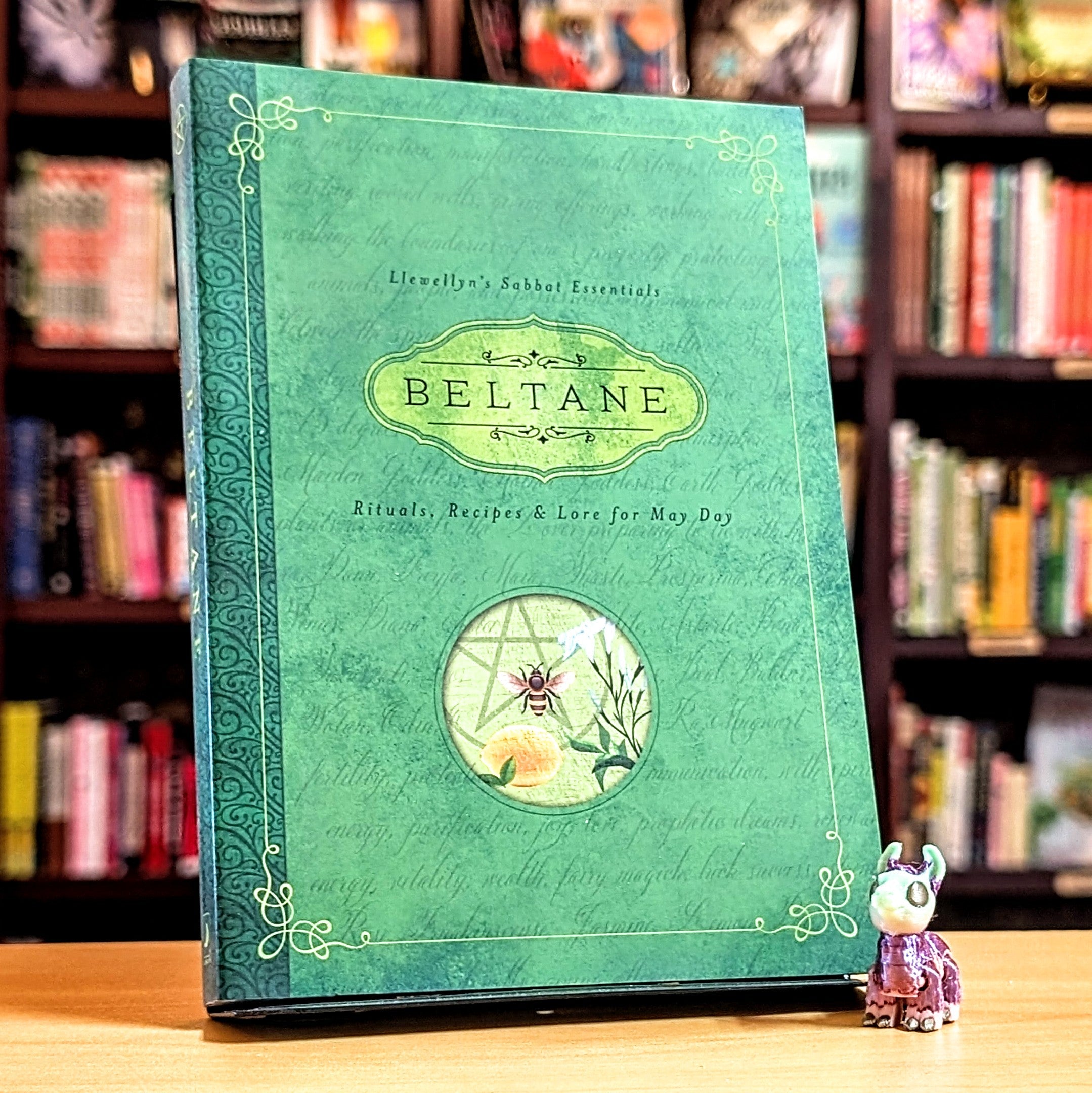 Beltane: Rituals, Recipes & Lore for May Day (Llewellyn's Sabbat Essentials, 2)